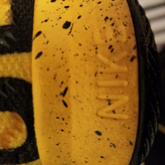 Kyrie schoolbus shoes size 5.5 youth - Picture 7 of 10